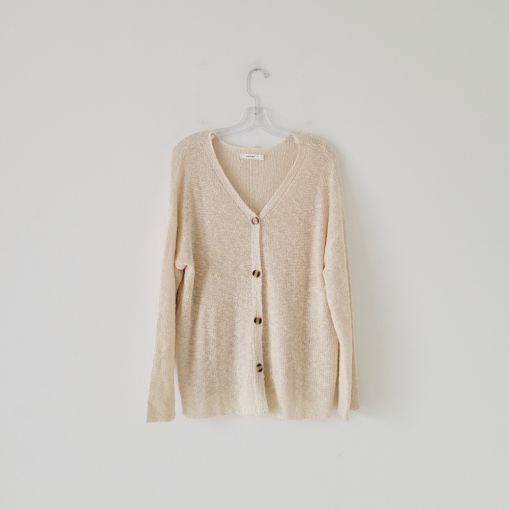 Mod Ref Acrylic Ivory Cardigan M